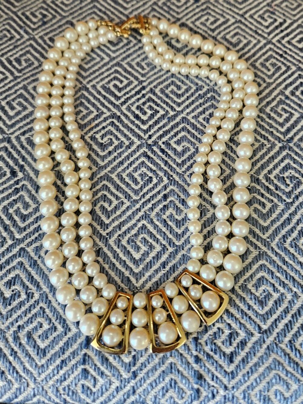 3 Strand Faux Pearl Necklace w/ Goldtone Accents, Beautiful!!